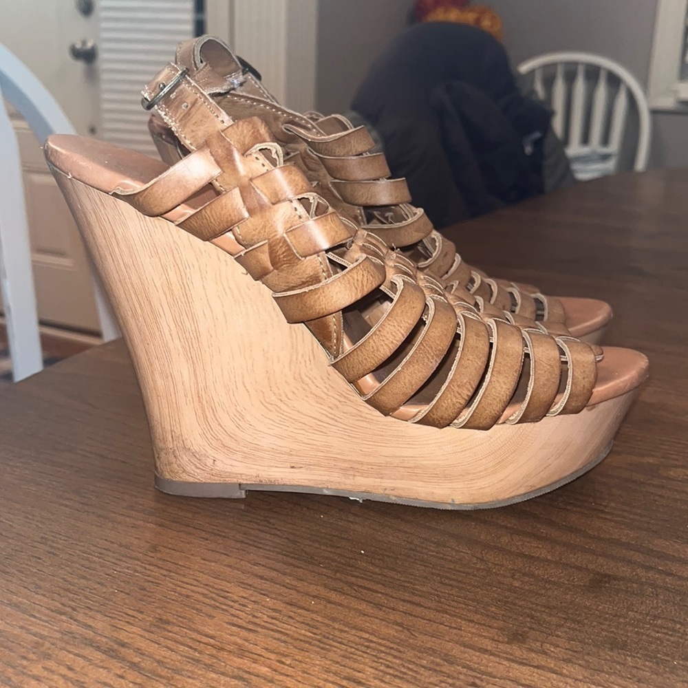 Mossimo supply brown leather sandals, size 9